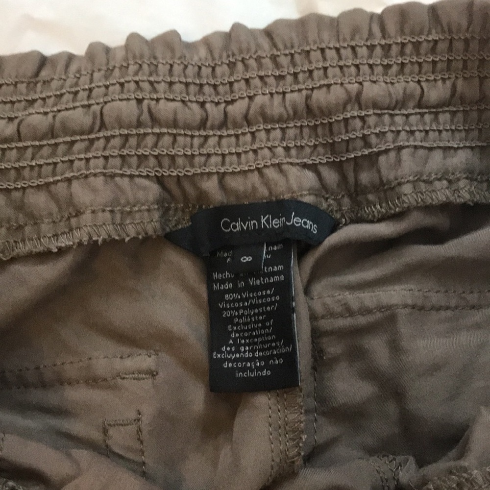 Calvin Klein - Picture 4 of 6